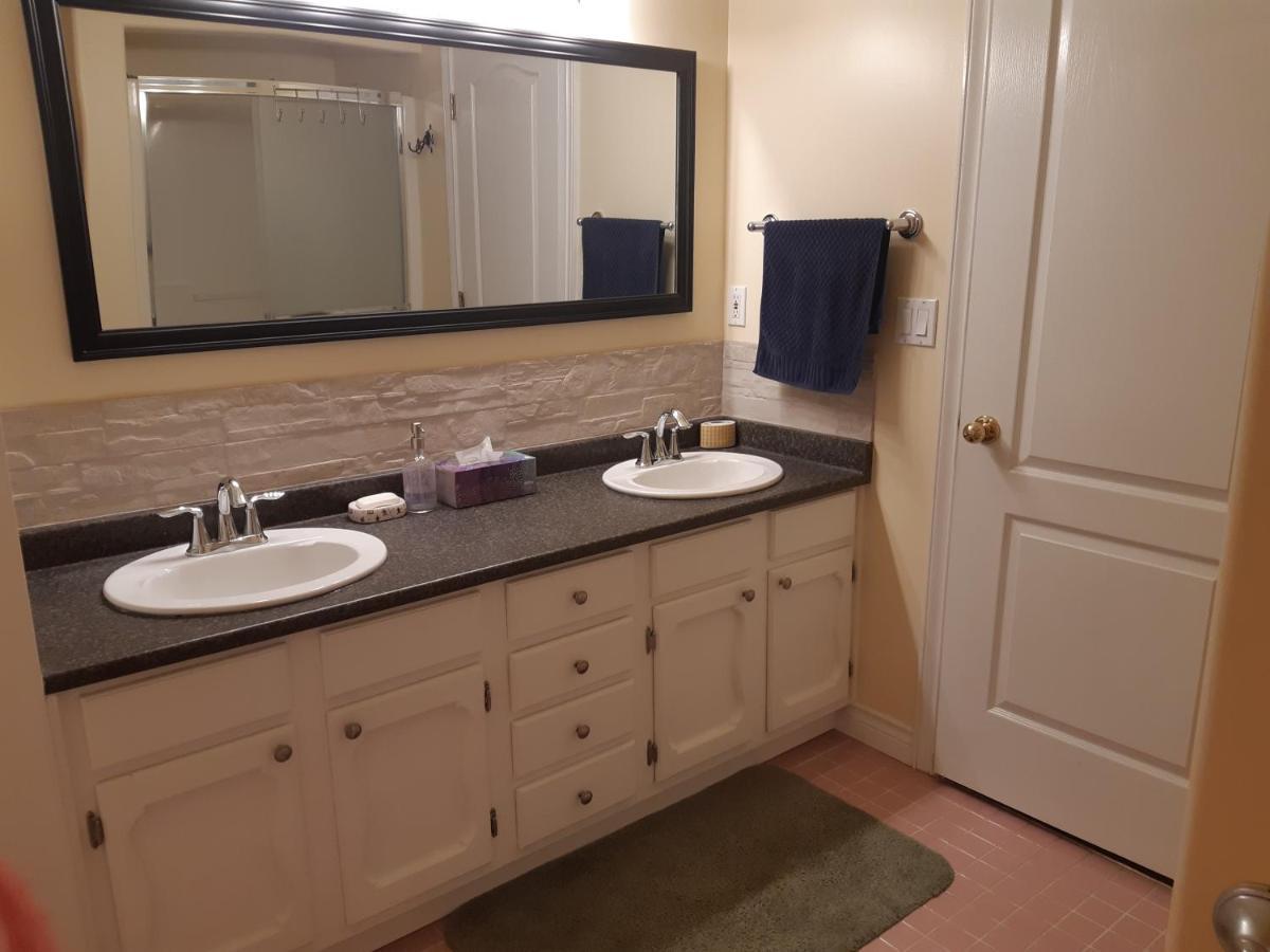 Lakeview House With 4 Rooms Kelowna Near Downtown & Knox Moutain Extérieur photo