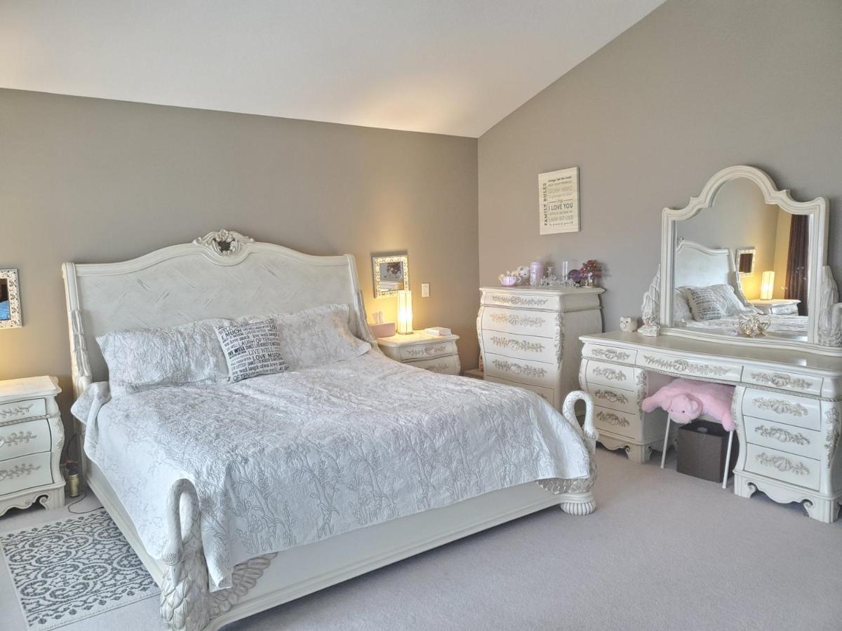 Lakeview House With 4 Rooms Kelowna Near Downtown & Knox Moutain Extérieur photo